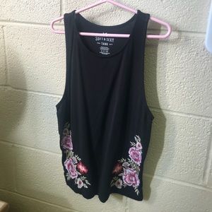 Tight semi cropped tank with embroidered flowers